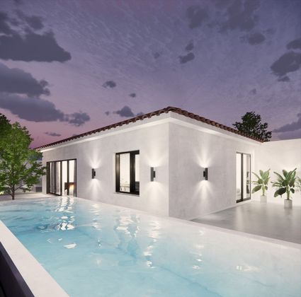 Foto 2 de Xalet en venda a El Pinar - Palacio de Congresos de 3 habitacions amb terrassa i piscina