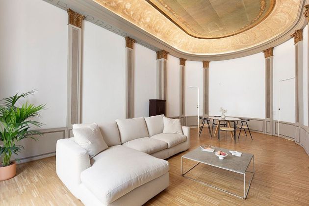 Foto 2 de Dúplex en lloguer a Sant Pere, Santa Caterina i la Ribera de 2 habitacions amb mobles i balcó