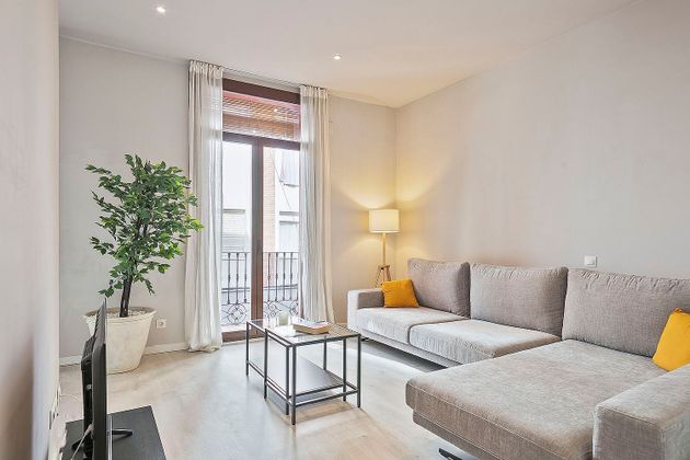 Foto 1 de Àtic en lloguer a Vila de Gràcia de 2 habitacions amb terrassa i mobles