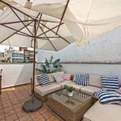 Foto 1 de Àtic en lloguer a Sta. Catalina - El Jonquet de 2 habitacions amb terrassa i mobles