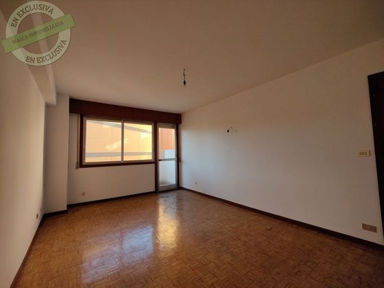 Foto 1 de Venta de piso en avenida De Castrelos de 2 habitaciones con terraza y ascensor