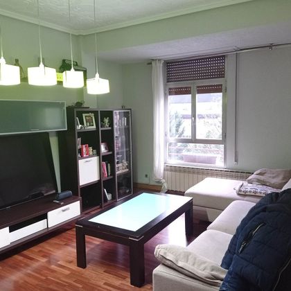 Foto 2 de Pis en venda a Txagorritxu - El Pilar de 2 habitacions amb terrassa i calefacció