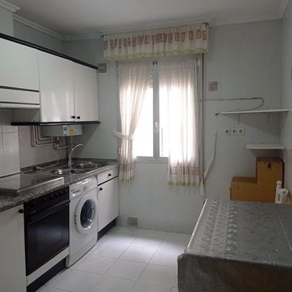 Foto 1 de Pis en venda a Adurtza - Aretxabaleta de 2 habitacions amb calefacció i ascensor