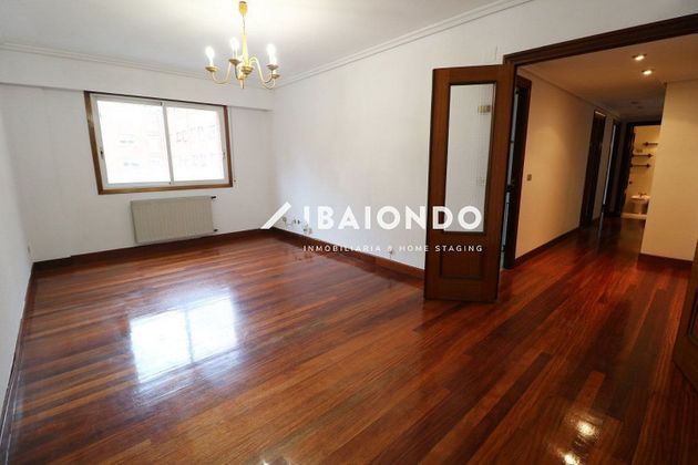 Foto 2 de Pis en venda a Eibar de 3 habitacions amb garatge i ascensor