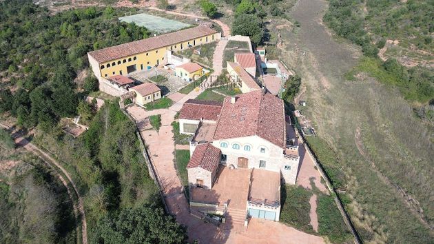 Foto 2 de Casa rural en venda a Sant Llorenç Savall de 24 habitacions amb terrassa i piscina