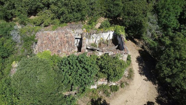 Foto 1 de Venta de casa rural en Maçanet de Cabrenys de 3 habitaciones con jardín