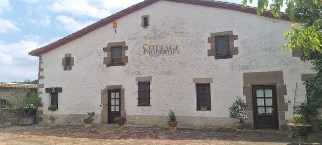 Foto 2 de Casa rural en venda a Santa Pau de 10 habitacions amb terrassa i garatge