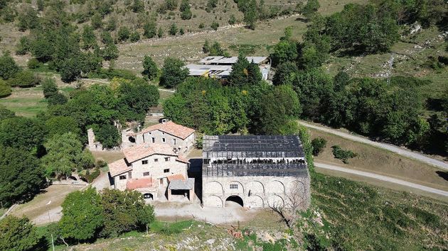 Foto 1 de Casa rural en venda a Sant Joan de les Abadesses de 12 habitacions amb jardí