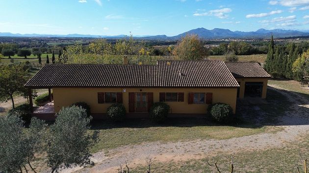 Foto 2 de Casa rural en venta en Avinyonet de Puigventós de 4 habitaciones con jardín y aire acondicionado