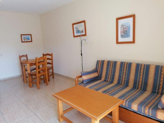 Foto 2 de Venta de piso en Costa Blanca - Las Galletas de 1 habitación con terraza y piscina