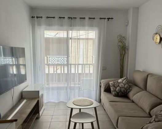 Foto 1 de Alquiler de piso en Costa Blanca - Las Galletas de 2 habitaciones con terraza y garaje