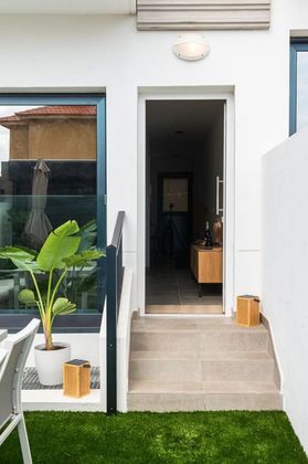 Foto 2 de Casa adossada en venda a El Médano de 2 habitacions amb terrassa i piscina