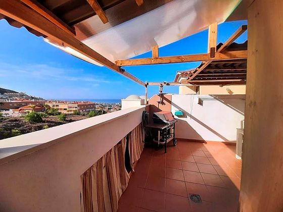 Foto 1 de Venta de casa en Costa Adeje de 3 habitaciones con terraza y garaje
