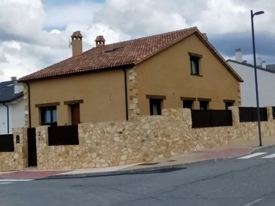 Foto 1 de Casa en venda a calle San Pedro Trescasas Segovia de 4 habitacions amb terrassa i garatge