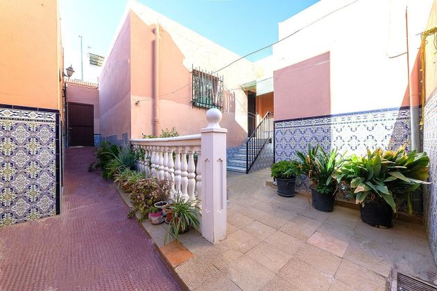Foto 2 de Venta de chalet en calle Hernán Cortés de 5 habitaciones con terraza y garaje