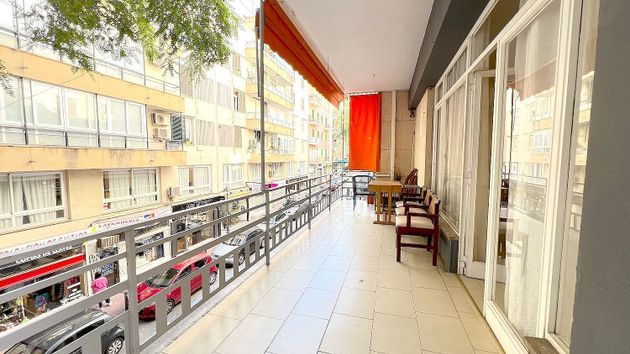 Foto 2 de Pis en lloguer a calle Berenguer de Sant Juan de 4 habitacions amb terrassa i mobles