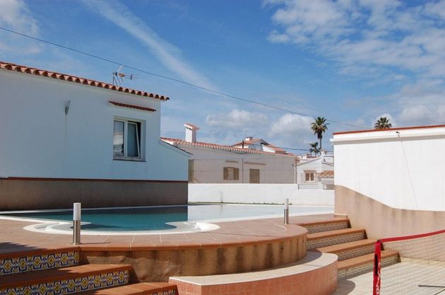 Foto 2 de Venta de chalet en Castell (Es) de 4 habitaciones con terraza y piscina