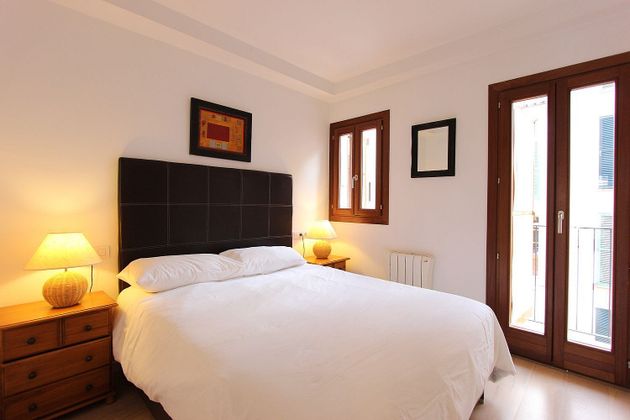 Foto 1 de Piso en venta en La Llotja - Sant Jaume de 1 habitación con terraza y balcón