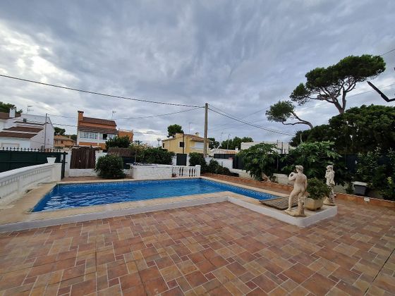 Foto 1 de Venta de chalet en El Toro de 4 habitaciones con terraza y piscina