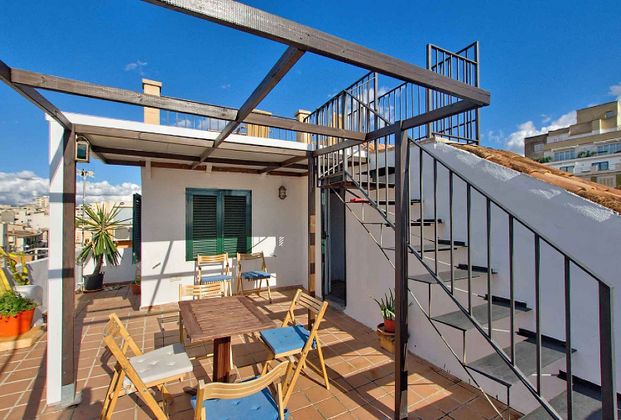 Foto 1 de Àtic en venda a Sta. Catalina - El Jonquet de 2 habitacions amb terrassa i balcó
