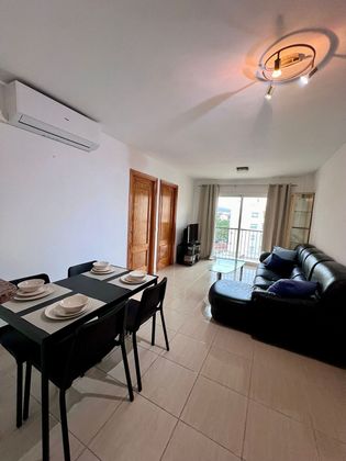 Foto 1 de Alquiler de piso en Ses Figueretes - Platja d'en Bossa - Cas Serres de 2 habitaciones con muebles y balcón