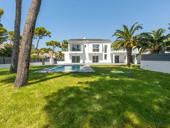 Foto 1 de Casa en venda a Can Pastilla - Les Meravelles - S'Arenal de 5 habitacions amb terrassa i piscina