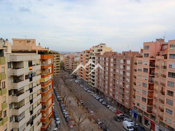 Foto 1 de Piso en venta en Marquès de la Fontsanta - Pere Garau de 5 habitaciones con terraza y balcón