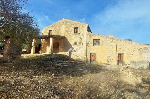Foto 2 de Casa rural en venta en Sant Joan de 4 habitaciones con jardín y balcón