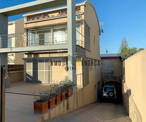 Foto 2 de Casa en venta en Ciutadella de 4 habitaciones con terraza y garaje
