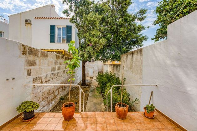 Foto 1 de Casa adosada en venta en Ciutadella de 2 habitaciones con terraza y jardín
