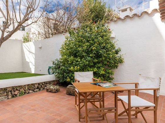 Foto 2 de Casa adosada en venta en Ciutadella de 4 habitaciones con jardín y balcón