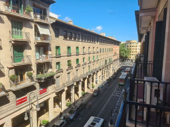 Foto 1 de Piso en alquiler en La Llotja - Sant Jaume de 5 habitaciones con balcón y calefacción