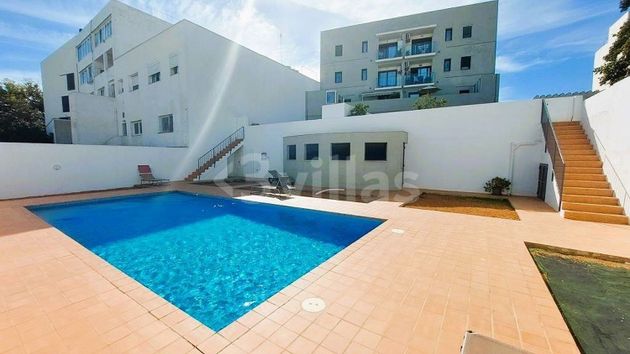 Foto 1 de Venta de piso en Maó de 3 habitaciones con terraza y piscina