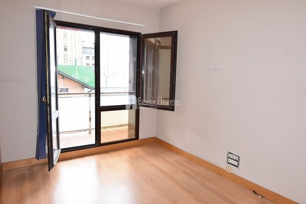 Foto 1 de Piso en venta en Centro - Puerto Viejo de 3 habitaciones con terraza y ascensor