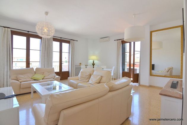Foto 1 de Àtic en venda a Mercat  - La Missió - Plaça dels Patins de 3 habitacions amb terrassa i balcó