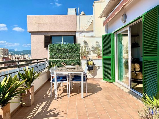 Foto 2 de Venta de ático en Mercat  - La Missió - Plaça dels Patins de 3 habitaciones con terraza y balcón