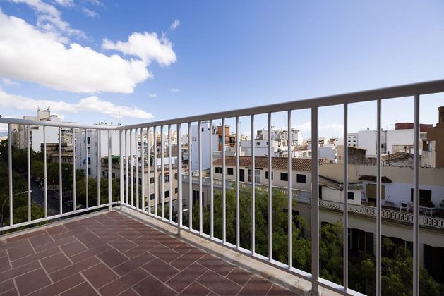 Foto 2 de Venta de piso en Sta. Catalina - El Jonquet de 3 habitaciones con balcón y aire acondicionado