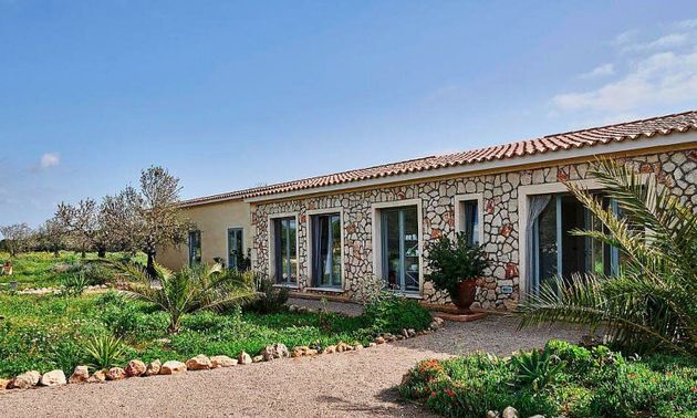 Foto 1 de Casa rural en venda a Campos de 5 habitacions amb terrassa i piscina