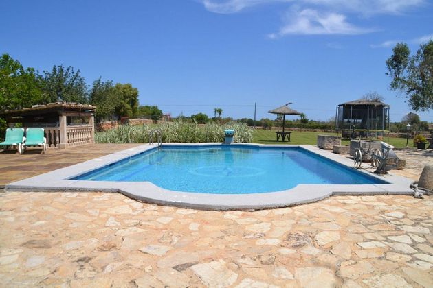 Foto 2 de Venta de casa rural en Santa Margalida de 5 habitaciones con terraza y piscina
