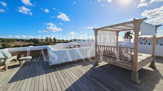 Foto 1 de Àtic en venda a Santa Eulalia del Río de 2 habitacions amb terrassa i aire acondicionat
