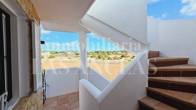 Foto 2 de Àtic en venda a Santa Eulalia del Río de 2 habitacions amb terrassa i aire acondicionat