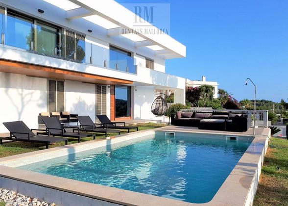 Foto 2 de Alquiler de chalet en Cala Vinyes de 5 habitaciones con terraza y piscina