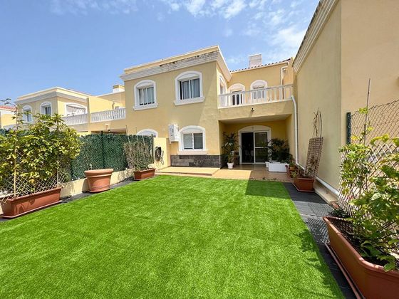Foto 2 de Casa adossada en lloguer a calle Laurisilva de 2 habitacions amb terrassa i piscina