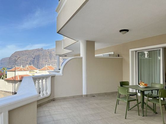 Foto 1 de Piso en alquiler en avenida Quinto Centenario de 2 habitaciones con terraza y piscina