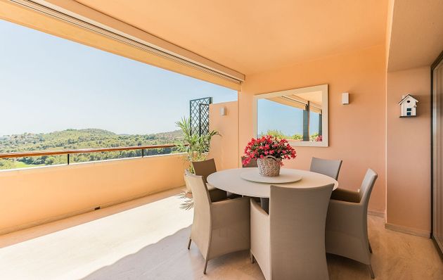 Foto 2 de Àtic en venda a calle De la Serra de 3 habitacions amb terrassa i piscina