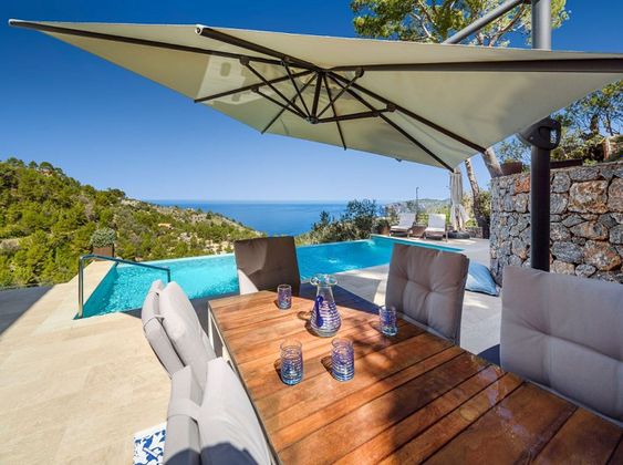 Foto 1 de Casa adossada en venda a Deyá de 4 habitacions amb terrassa i piscina