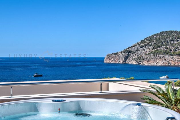 Foto 1 de Àtic en venda a Es Camp de Mar de 4 habitacions amb terrassa i piscina