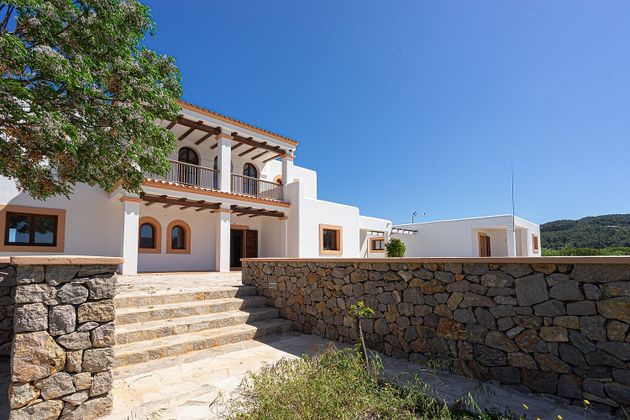 Foto 2 de Chalet en alquiler en Sant Joan de Labritja de 5 habitaciones con terraza y piscina
