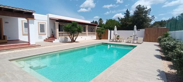 Foto 1 de Xalet en lloguer a San Agustín - Cala de Bou de 4 habitacions amb terrassa i piscina