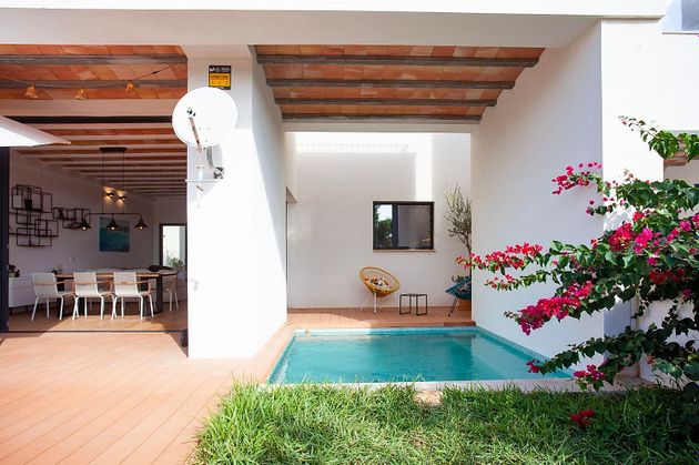 Foto 2 de Venta de piso en Salines (Ses) de 3 habitaciones con terraza y piscina